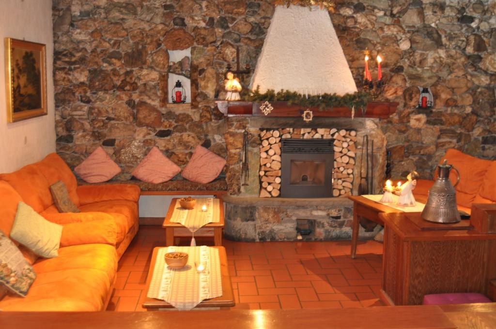Hotel Flora Alpina Грессоне-Сен-Жан Экстерьер фото
